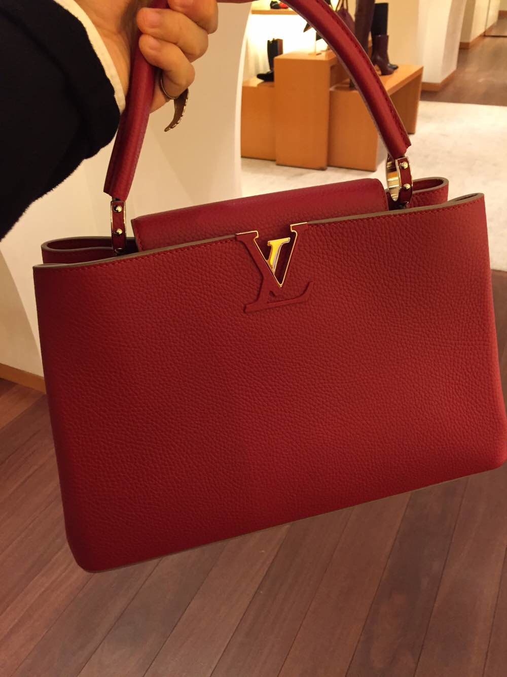 Louis Vuitton Capucines MM Bag M94631 Coquelicot